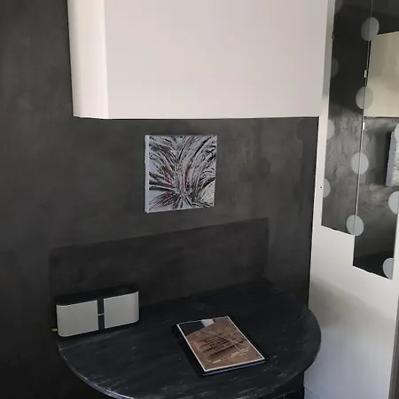 Joli Cocon Avec Terrasse Entre Giverny Et La Roche Guyon Gasny