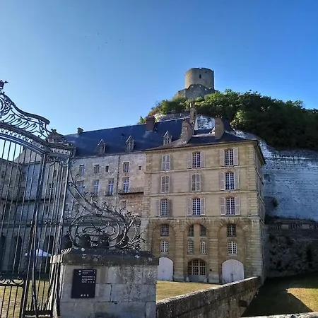 Joli Cocon Avec Terrasse Entre Giverny Et La Roche Guyon 펜션 *